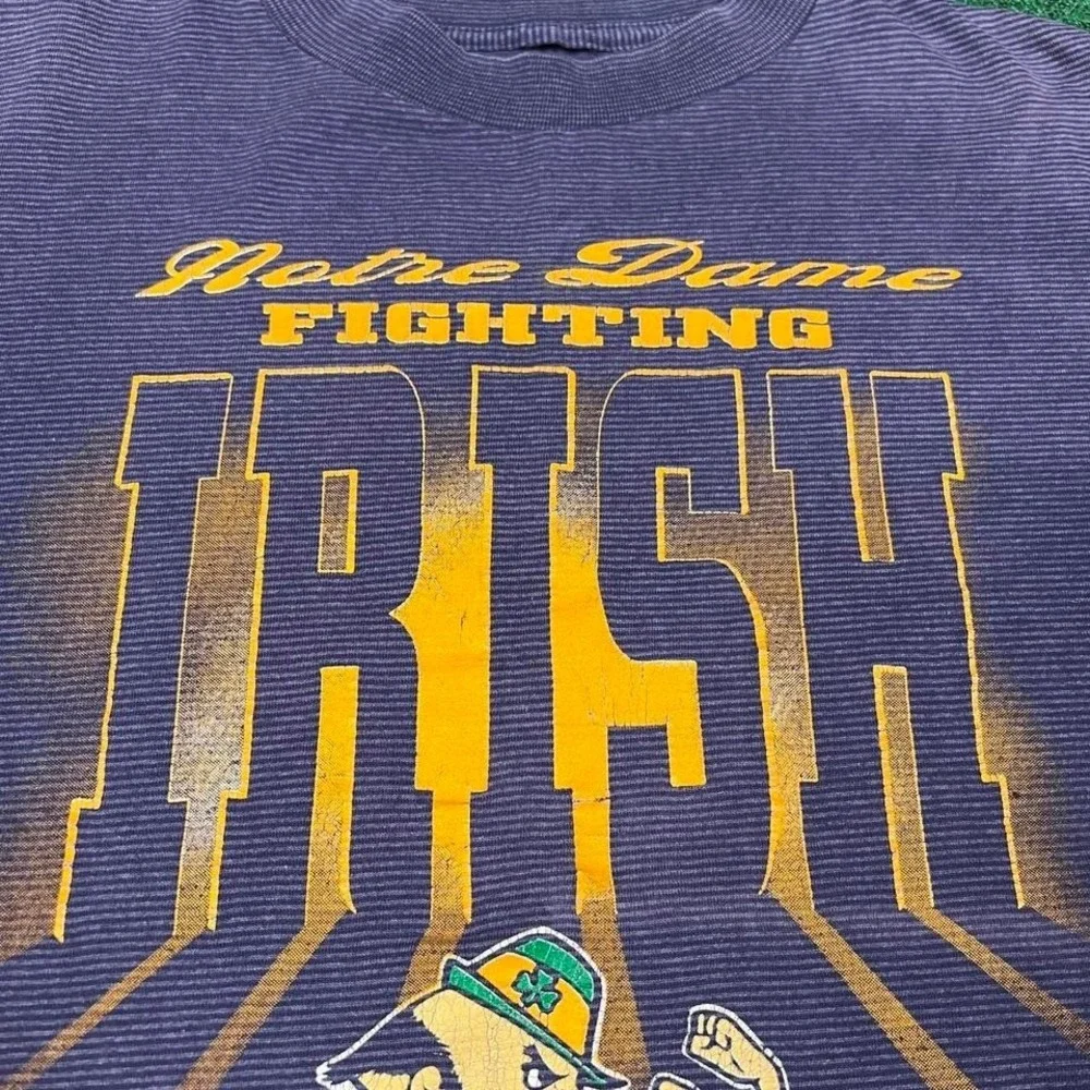 Vintage 1980s Notre Dame Fighting Irish T-Shirt - Picture 4 of 7